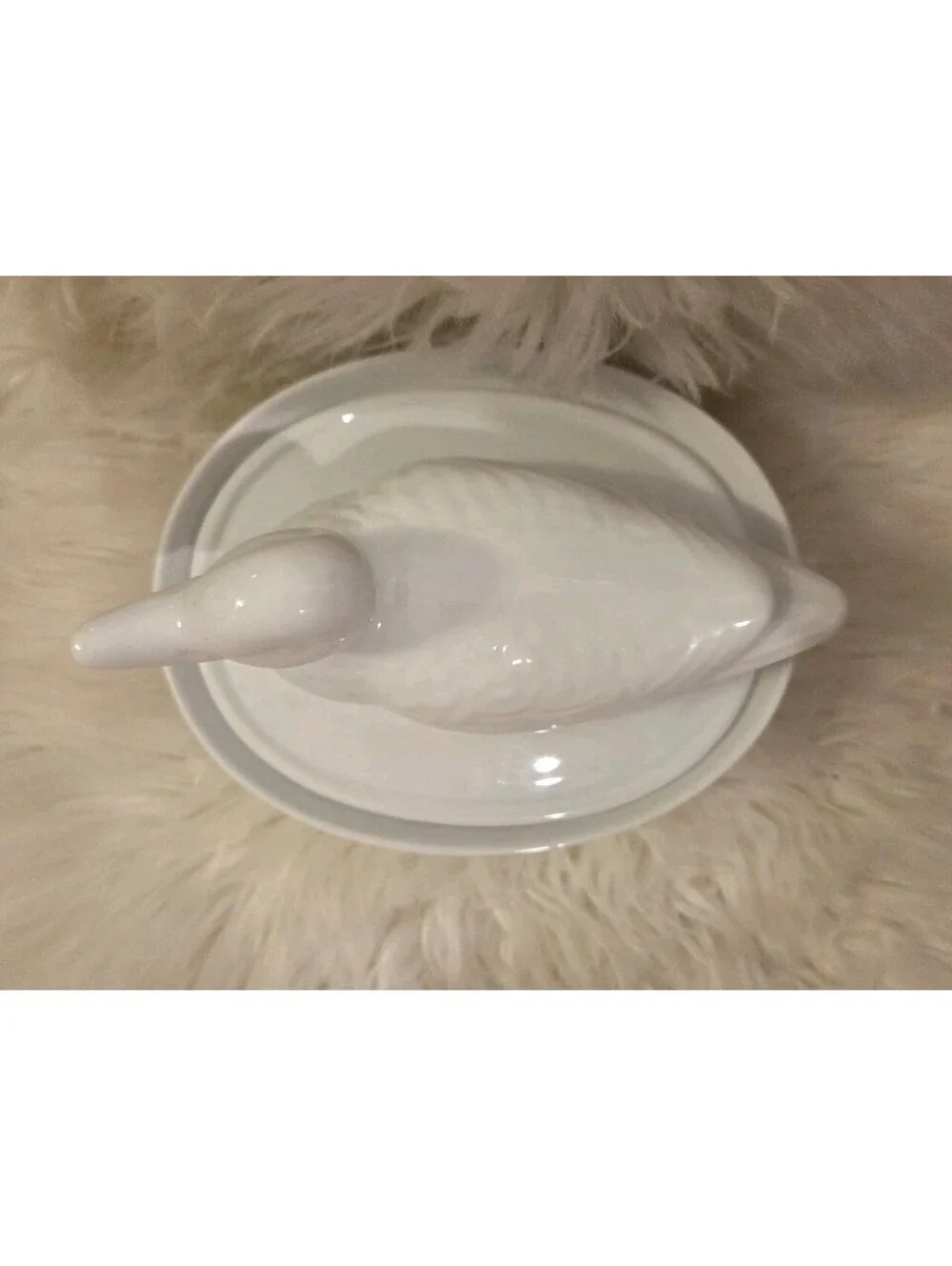 Bistro Blanc White Ceramic Duck Casserole Microwave And Dishwasher Safe
